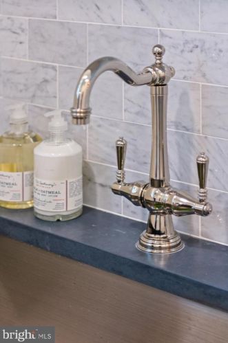 577 Jobel Dr, Tavistock NJ  08033-1034 exterior