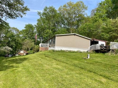 319 Buffalo Rd, Evans City, PA 16033-4025