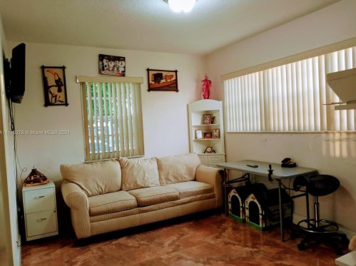 2025 3 Ave, Hialeah FL  33010-4994 exterior