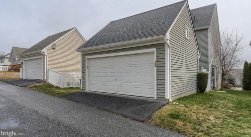 302 Witwer Way, Mount Joy PA  17552-1162 exterior