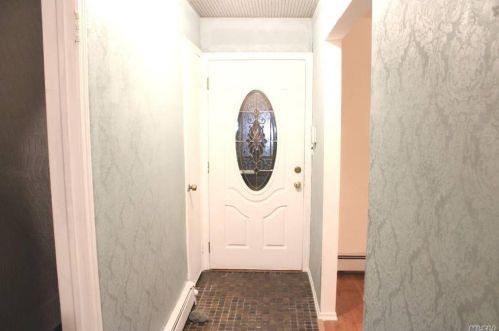 140 Herbert Ave, Floral Park, NY 11003-1229