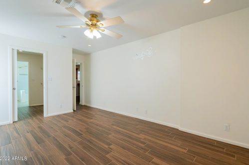 4220 16 Dr, Phoenix AZ  85015-1426 exterior