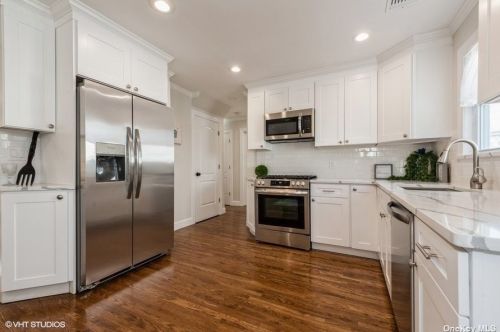 1805 Grant Ave, Seaford NY  11783-2318 exterior