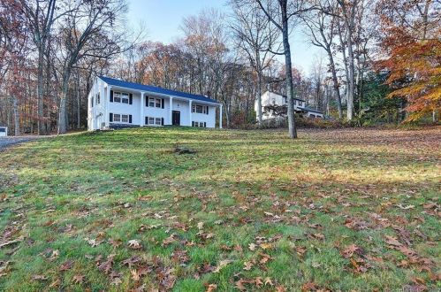 208 Chimney Sweep Hill Rd, Glastonbury, CT 06033-3904