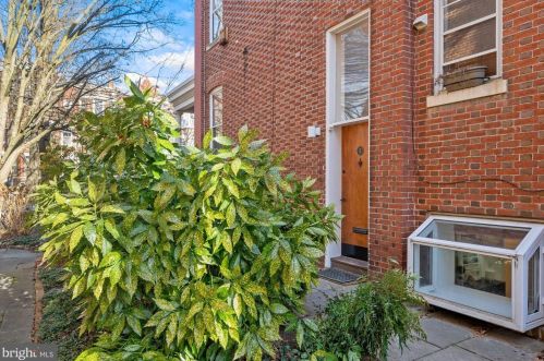 1752 Park Rd, Washington, DC 20010-2177
