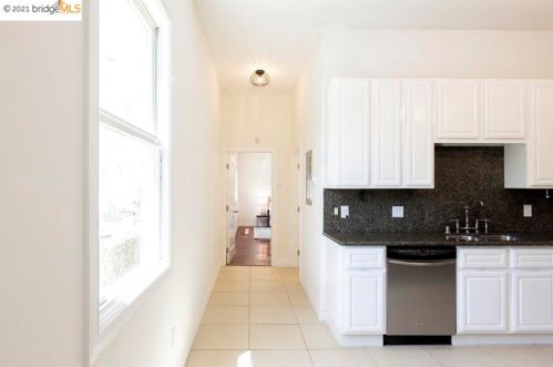 1790 Goss St, Oakland CA 94607-1165 exterior