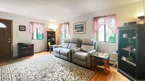 11 Yorkshire Rd, Patterson, NY 12563-2143