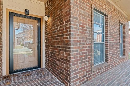 3220 Florian Ln, Fort Worth, TX 76108-6547