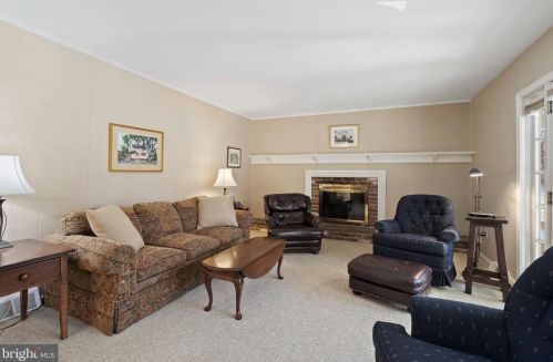 264 Aldrin Dr, Prospectville PA exterior