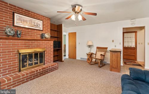 413 Croghan Dr, Carlisle, PA 17013-1711