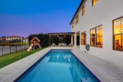 8297 28th St, Hollywood FL  33024-3187 exterior