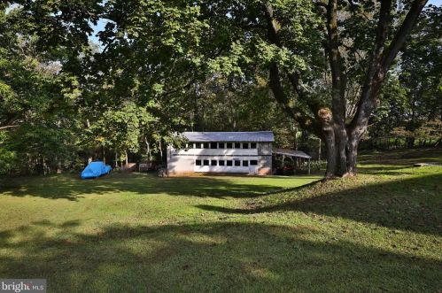 126 Dark Hollow Rd, Pipersville PA  18947-9369 exterior