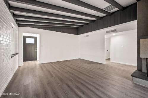 905 Prince Rd, Tucson AZ 85705-3025 exterior