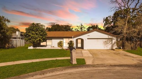 8707 Woodlawn Ct, Port Richey, FL 34668-2454
