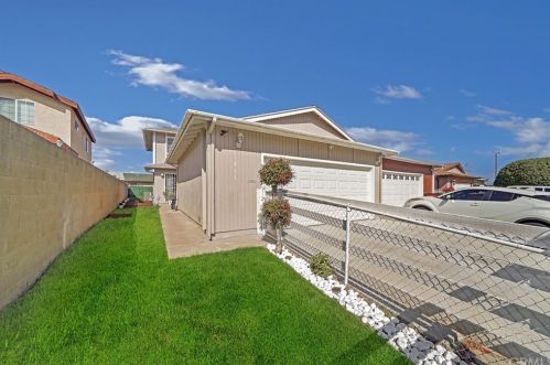 17411 Scudder Ct, Long Beach, CA 90746-1648