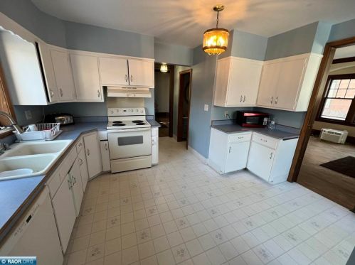 2109 4th Ave, Hibbing MN  55746-1517 exterior