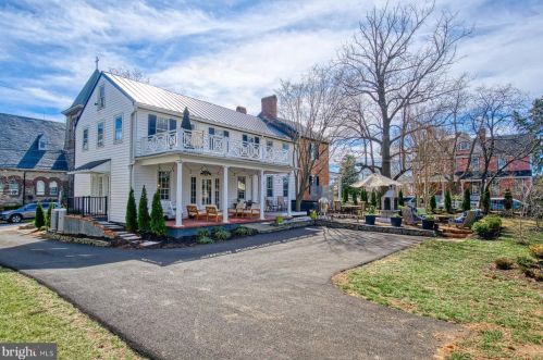 102 Cornwall St, Leesburg VA 20176-2804 exterior