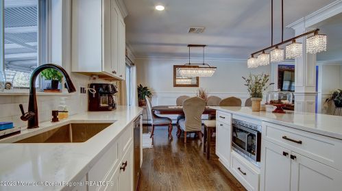 2031 Riviera Pkwy, Point Pleasant Beach NJ  08742-4952 exterior
