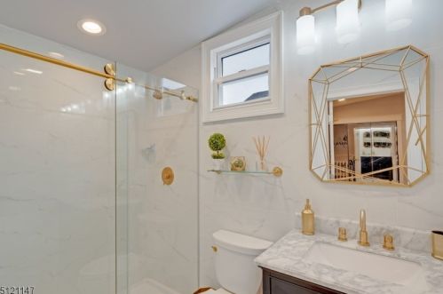 19 Ryle Ave, West Paterson, NJ 07424-1608