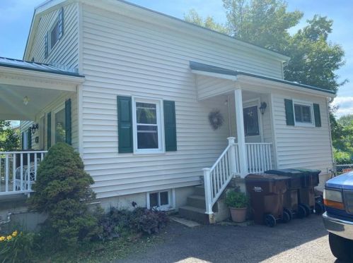 624 Darby Rd, Hermitage, PA 16148-9305