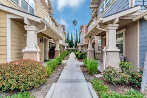 420 San Eduardo Ter, Sunnyvale, CA 94085-3881