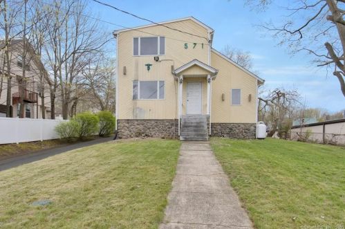 571 Wolcott St, Waterbury CT  06705-1340 exterior