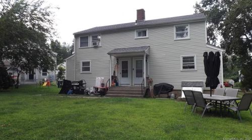 44 Mclaughlin Ter, Derby CT 06418-2127 exterior