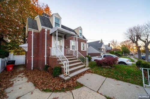 460 Greenmount Ave, Cliffside Park NJ  07010-1632 exterior