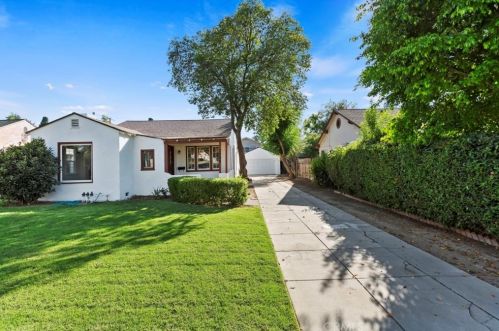 3892 Ramona Dr, Riverside, CA 92506-1171