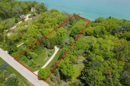 13530 Lakewood Dr, Thiensville WI  53097-2412 exterior