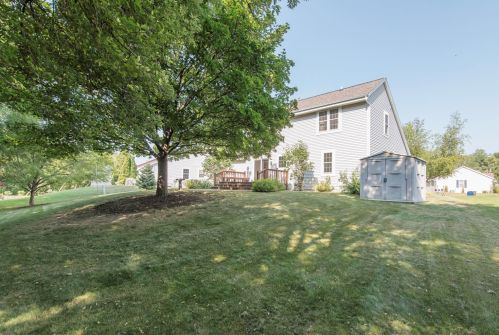 1912 Wexford Ln, Waukesha WI  53186-1252 exterior