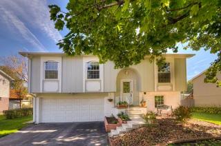 7011 65 Ave, Omaha NE  68152-2113 exterior