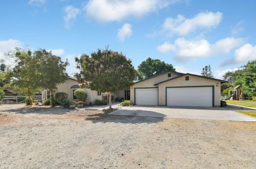 10411 Airport Way, Manteca, CA 95336-9229
