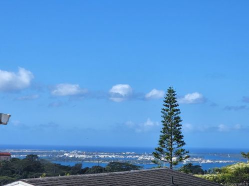 2335 Ahamoa St, Pearl City, HI 96782-1117