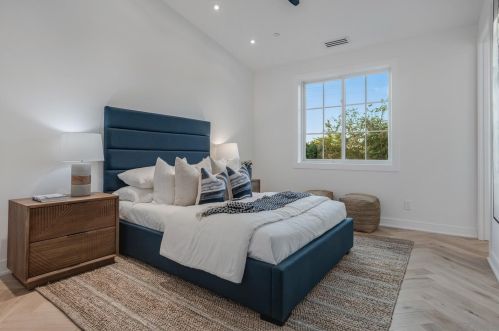 710 Cabrillo Ave, San Diego CA  92118-2030 exterior