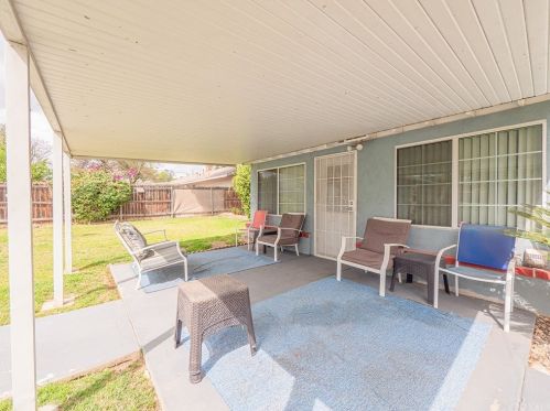 4684 Linwood Pl, Riverside CA 92506-1029 exterior