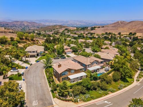 490 Tree Hollow Ct, Simi Valley CA  93065-7311 exterior
