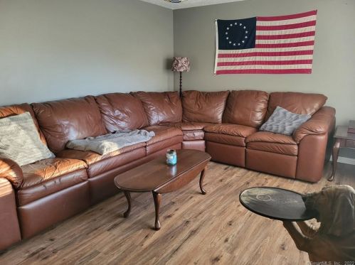 688 Chestnut Hill Rd, Killingly, CT 06241-1205