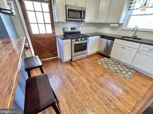 39 3rd St, Florence NJ  08518-2001 exterior