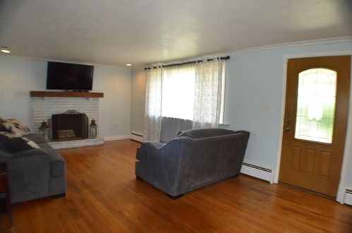 350 Oak Spring Rd, Canonsburg, PA 15317-1081