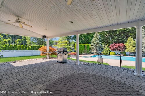 142 Serpentine Dr, Morganville NJ  07751-1400 exterior