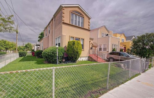 138-01 231st St, Jamaica, NY 11413-2108