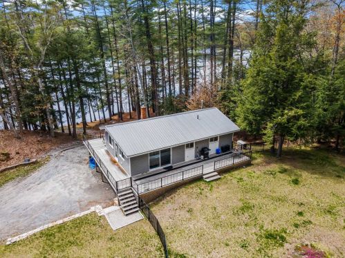 202 Shore Dr, Hopkinton, NH 03229-3214