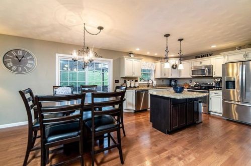 720 Janwood Dr, Latrobe PA  15650-6437 exterior