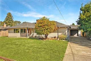 809 3rd St, Puyallup, WA 98371-4355