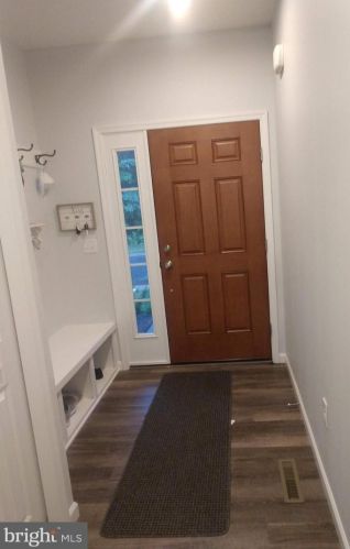 4520 Laurelwood Dr, Harrisburg, PA 17110-2837