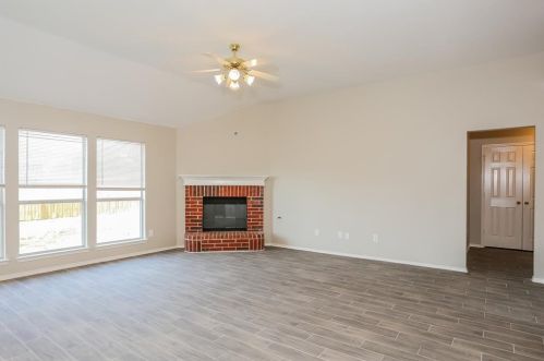 625 Jamie Ln, Midlothian TX  76063-7668 exterior
