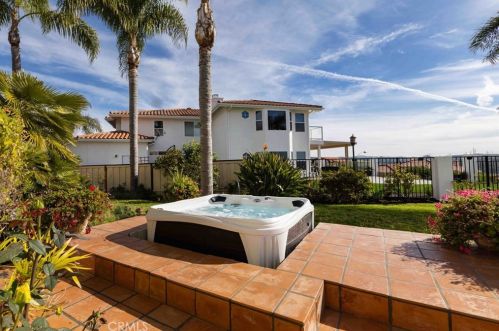 4565 Sea Bluff Cir, Carlsbad CA  92008-3671 exterior