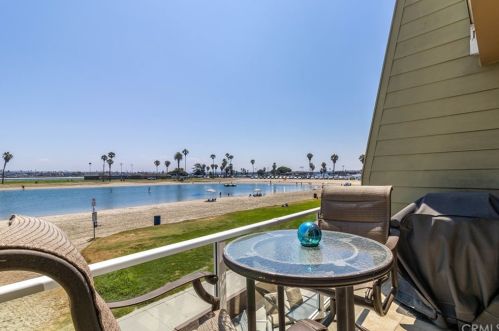3750 Bayside Ln, San Diego, CA