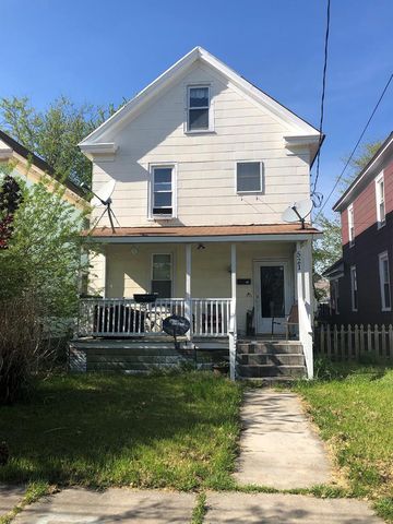 521 Madison Ave, Cape Charles, VA 23310-2801